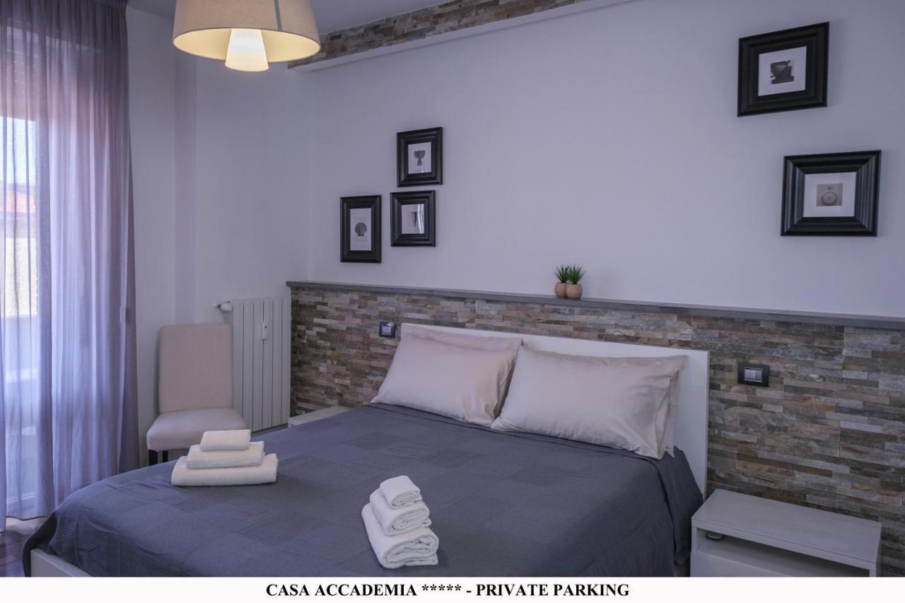 Elegante Casa Accademia ***** - Private Parking Apartamento Livorno Exterior foto