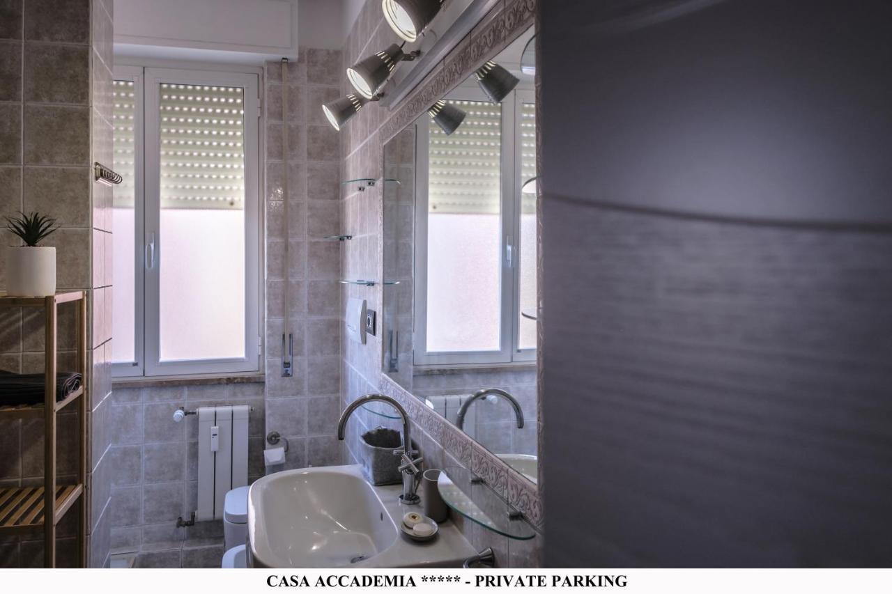 Elegante Casa Accademia ***** - Private Parking Apartamento Livorno Exterior foto